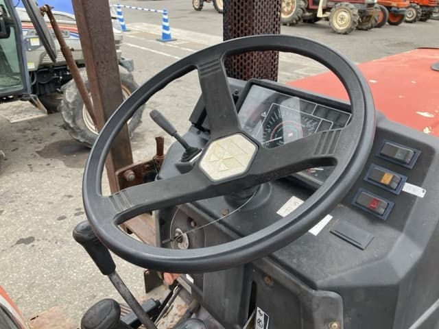 Tractor — Auction (lot 8457-1360)