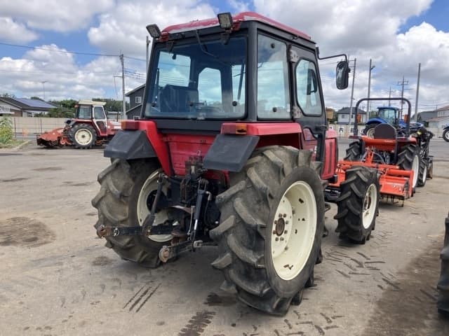 Tractor — Auction (lot 8457-1366)
