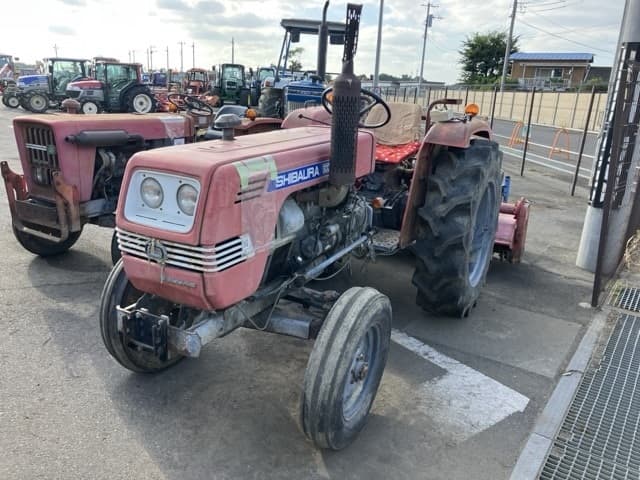 Tractor — Auction (lot 8457-1368)