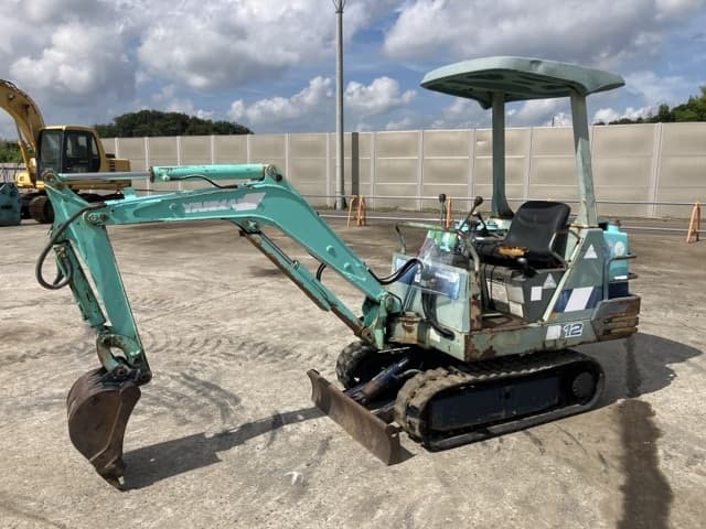 MINI EXCAVATOR — Auction (lot 8457-137)