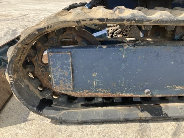 MINI EXCAVATOR — Auction (lot 8457-137)