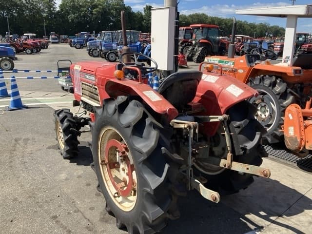 Tractor — Auction (lot 8457-1383)