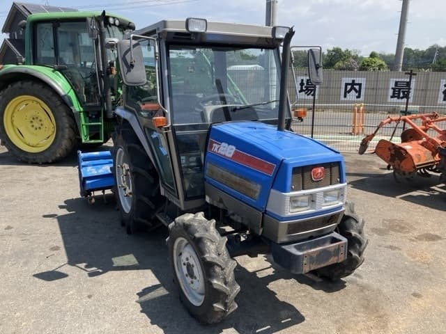 Tractor — Auction (lot 8457-1385)