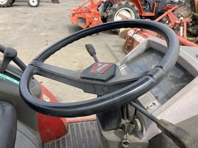 Tractor — Auction (lot 8457-1392)