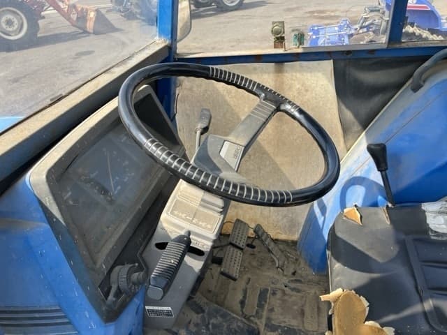 Tractor — Auction (lot 8457-1401)