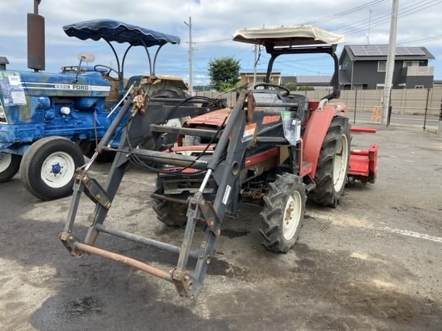 Tractor — Auction (lot 8457-1402)