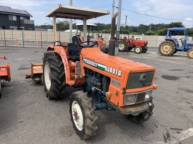 Tractor — Auction (lot 8457-1406)