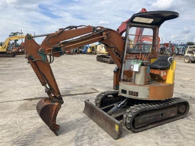 MINI EXCAVATOR — Auction (lot 8457-141)