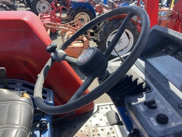 Tractor — Auction (lot 8457-1410)
