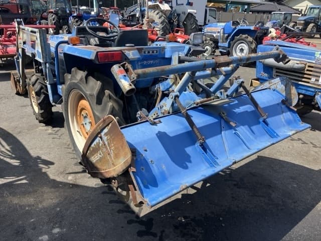 Tractor — Auction (lot 8457-1411)