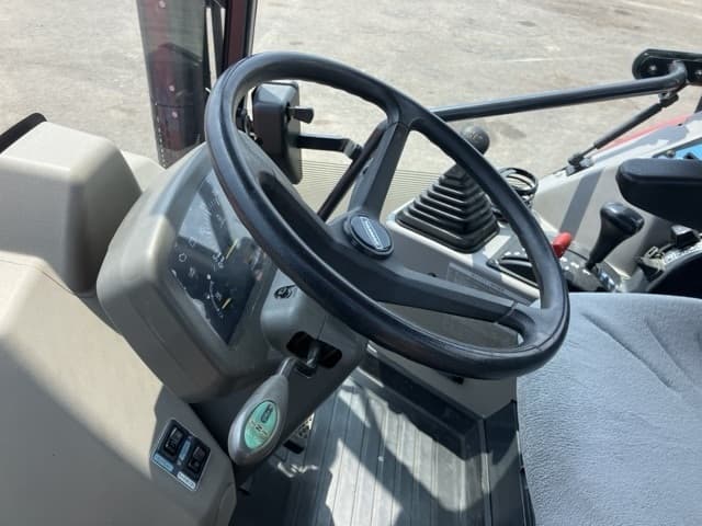 Tractor — Auction (lot 8457-1412)
