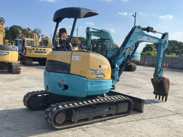 MINI EXCAVATOR — Auction (lot 8457-143)