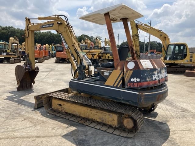 MINI EXCAVATOR — Auction (lot 8457-145)