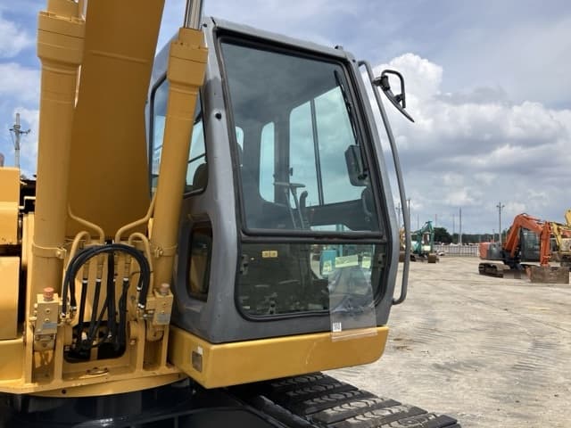 EXCAVATOR — Auction (lot 8457-148)