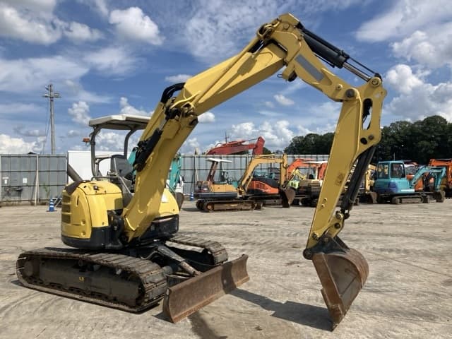MINI EXCAVATOR — Auction (lot 8457-152)