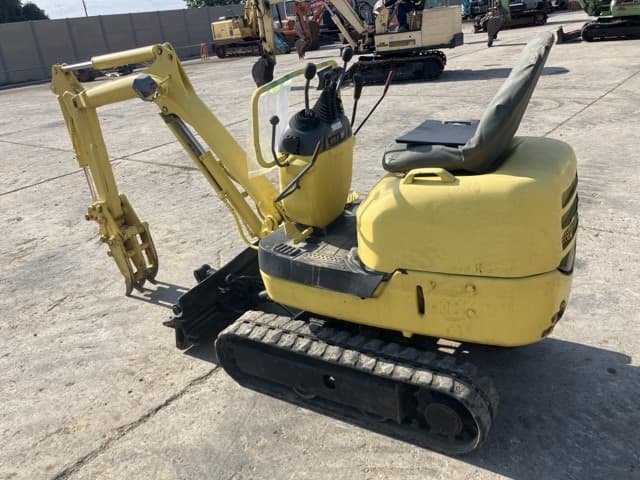 MINI EXCAVATOR — Auction (lot 8457-155)