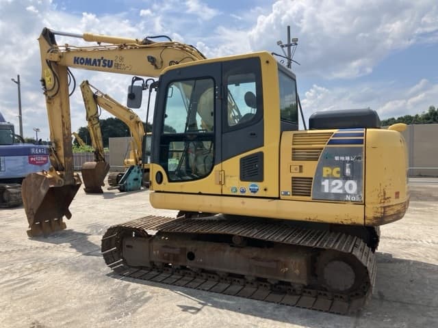 EXCAVATOR — Auction (lot 8457-165)
