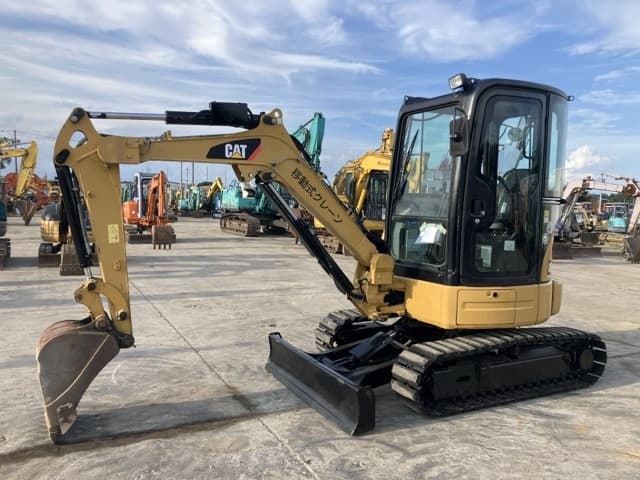 MINI EXCAVATOR — Auction (lot 8457-167)