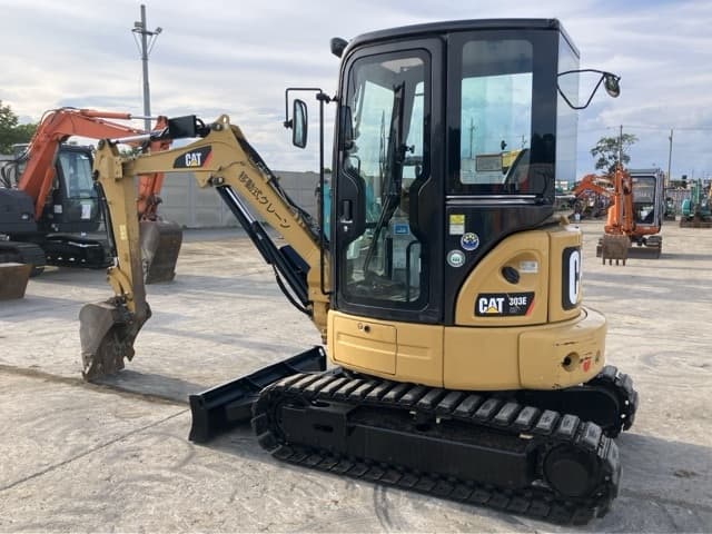 MINI EXCAVATOR — Auction (lot 8457-167)