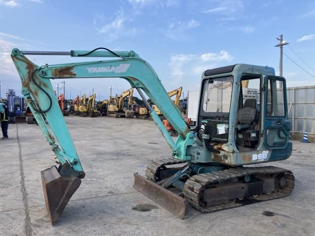 MINI EXCAVATOR — Auction (lot 8457-168)