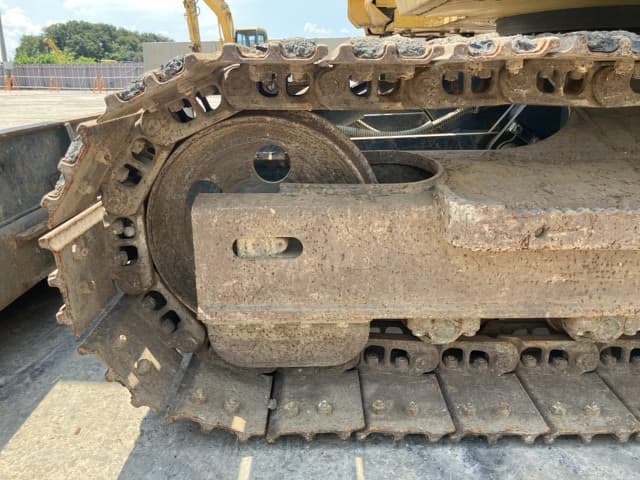 EXCAVATOR — Auction (lot 8457-169)