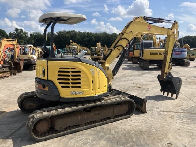 MINI EXCAVATOR — Auction (lot 8457-172)