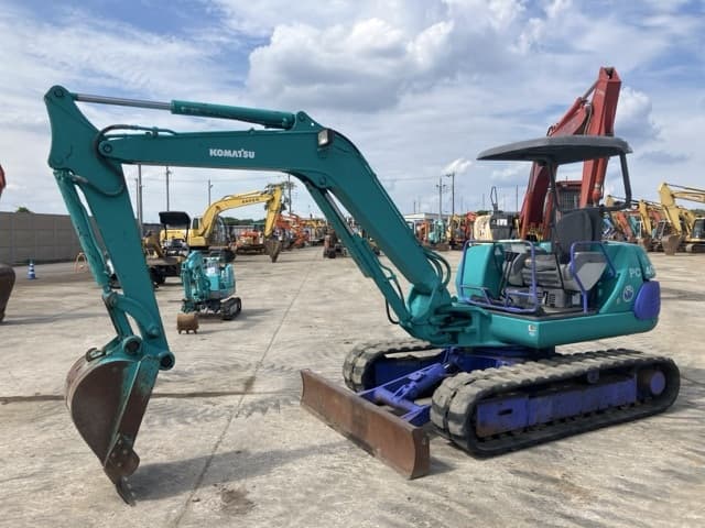 MINI EXCAVATOR — Auction (lot 8457-176)