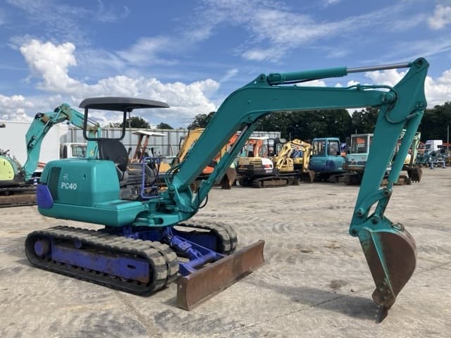MINI EXCAVATOR — Auction (lot 8457-176)