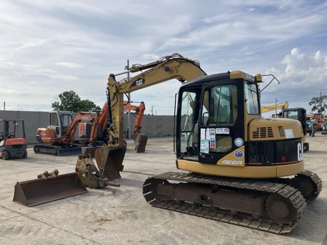 EXCAVATOR — Auction (lot 8457-178)