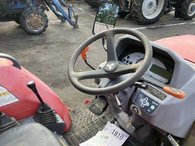 Tractor — Auction (lot 8457-1810)