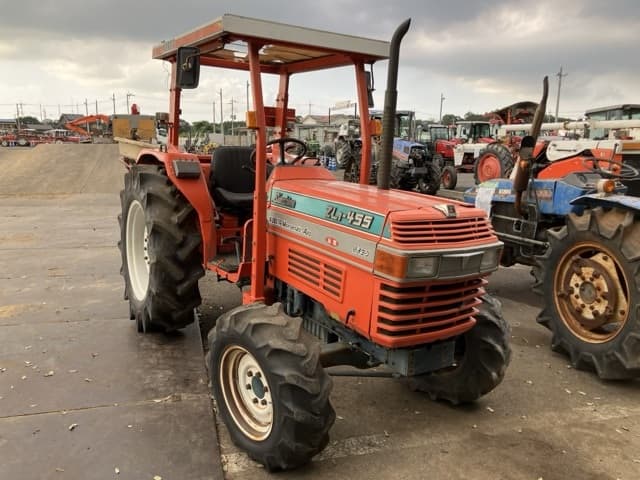 Tractor — Auction (lot 8457-1817)