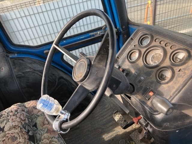 Tractor — Auction (lot 8457-1819)