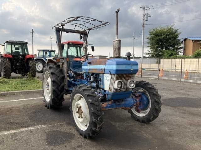 Tractor — Auction (lot 8457-1820)