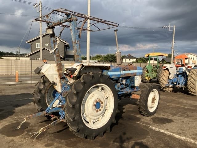 Tractor — Auction (lot 8457-1820)