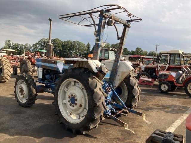 Tractor — Auction (lot 8457-1820)