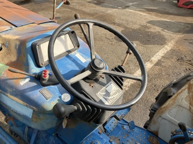 Tractor — Auction (lot 8457-1820)