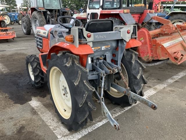 Tractor — Auction (lot 8457-1821)