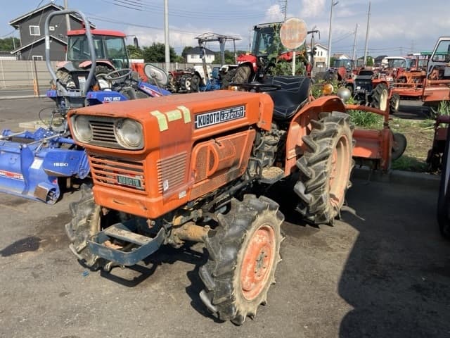 Tractor — Auction (lot 8457-1824)
