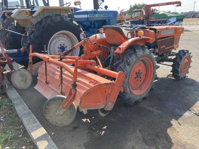 Tractor — Auction (lot 8457-1824)