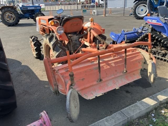 Tractor — Auction (lot 8457-1824)
