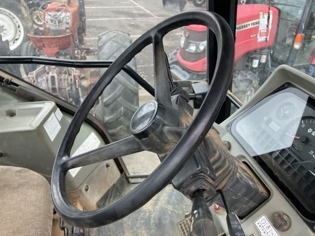 Tractor — Auction (lot 8457-1826)