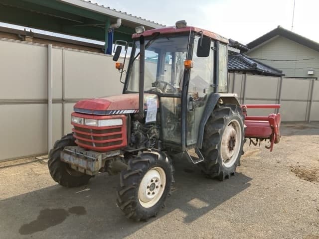 Tractor — Auction (lot 8457-1831)