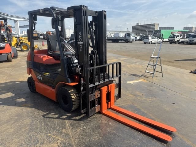 Battery Forklift — Auction (lot 8457-19012)