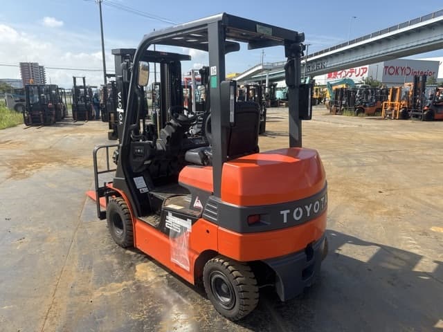 Battery Forklift — Auction (lot 8457-19012)