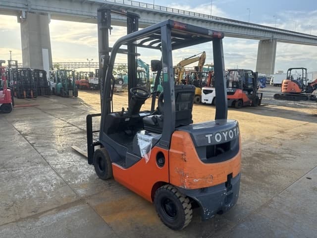 Forklift — Auction (lot 8457-19013)