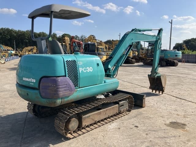 MINI EXCAVATOR — Auction (lot 8457-194)