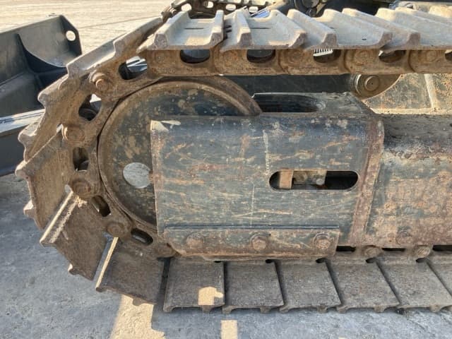 MINI EXCAVATOR — Auction (lot 8457-194)