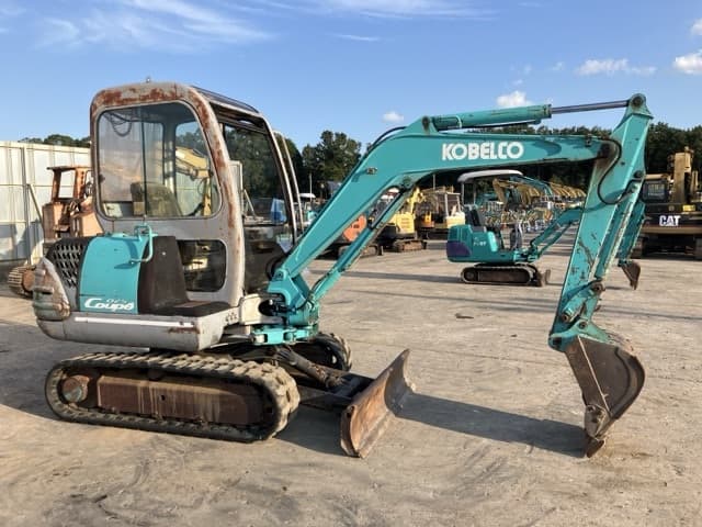 MINI EXCAVATOR — Auction (lot 8457-196)