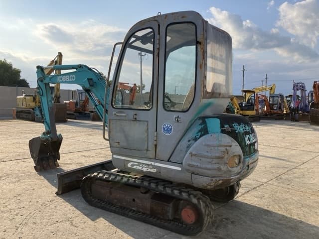 MINI EXCAVATOR — Auction (lot 8457-196)
