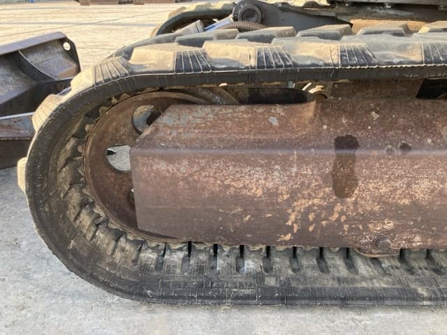 MINI EXCAVATOR — Auction (lot 8457-196)